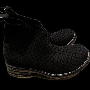 Charleston Shoe Co black canvas booties, lattice pattern, size 7
